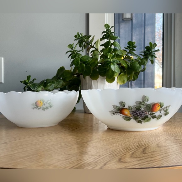 Vintage Arcopal France Nesting Bowls Set of Two White Milk Glass Scalloped Edge - Picture 4 of 15